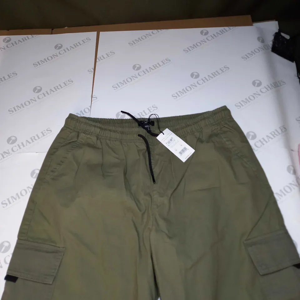 NEW LOOK KHAKI TROUSER - M