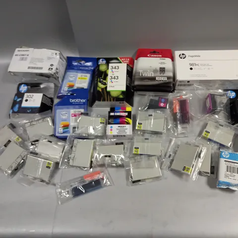ASSORTED PRINTER GOODS TO INCLUDE PAGEWIDE CARTRIDGE, SHARP TONER CARTRIDGE, AND HP 304 TRI-COLOUR ETC.
