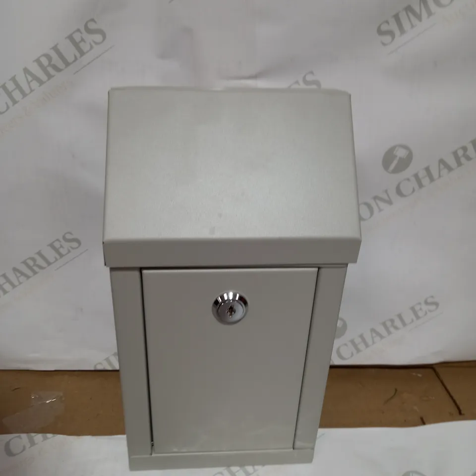 SMALL MAILBOX