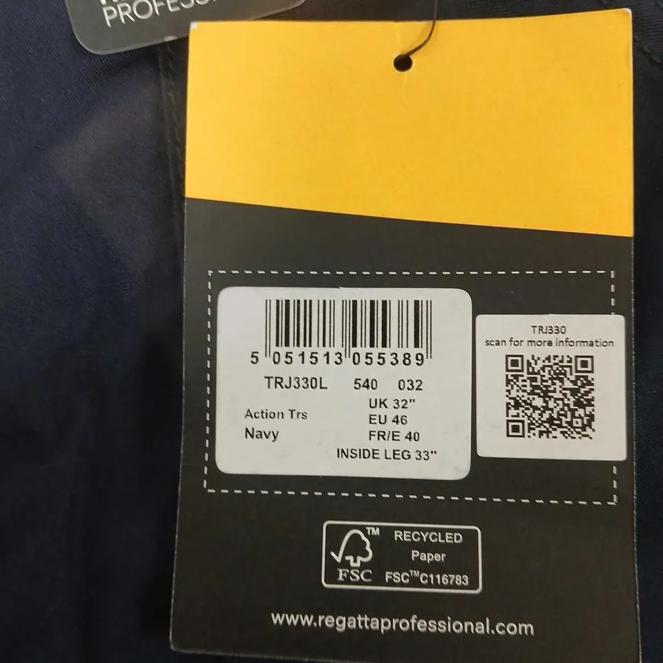 REGATTA PROFESSIONAL NAVY WATER-REPELLENT TROUSERS, MEN'S UK 32 (EU 46, FR/E 40)
