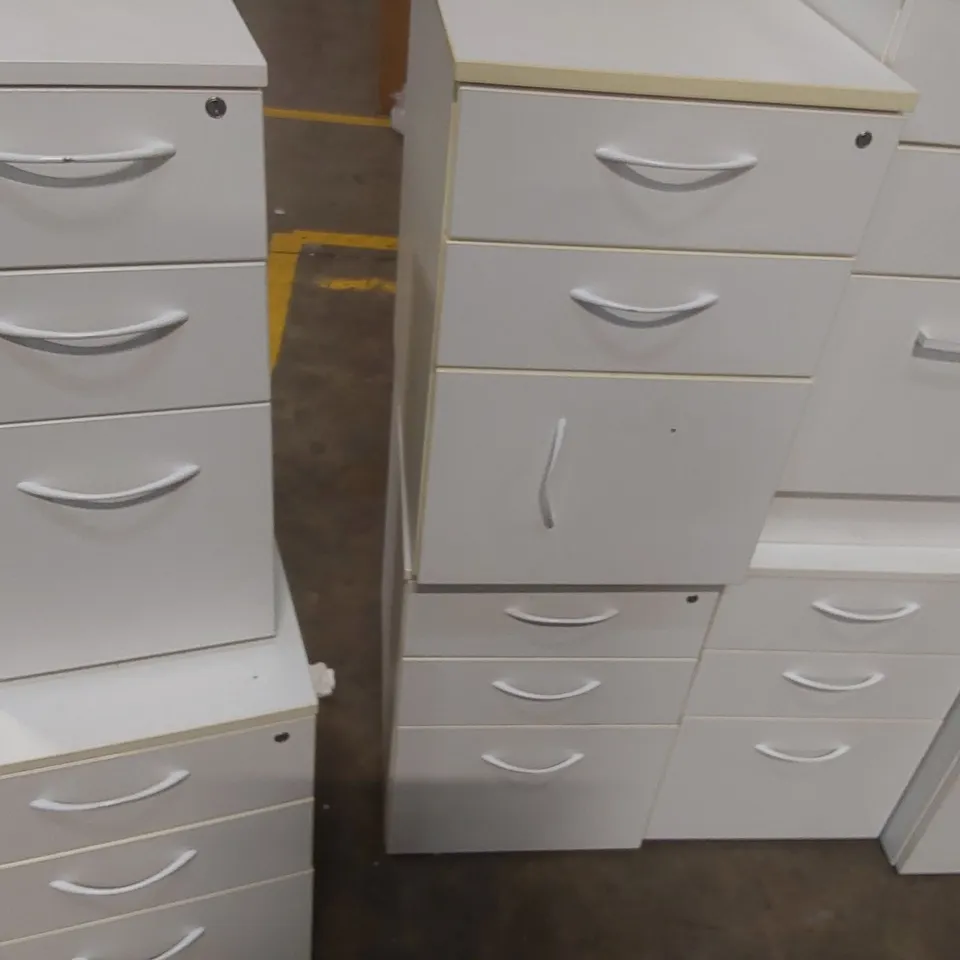 8X ASSORTED WOODEN WHITE DRAWER CABINETS