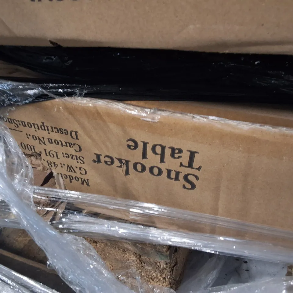 PALLET OF ASSORTED ITEMS TO INCLUDE 10" FAN, BREEINS SUN UMBRELLA AND VACUUM CLEANER