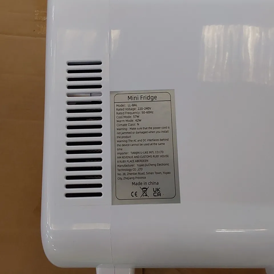 BOXED VENESA ATRAVESAR MINI FRIDGE (1 BOX)