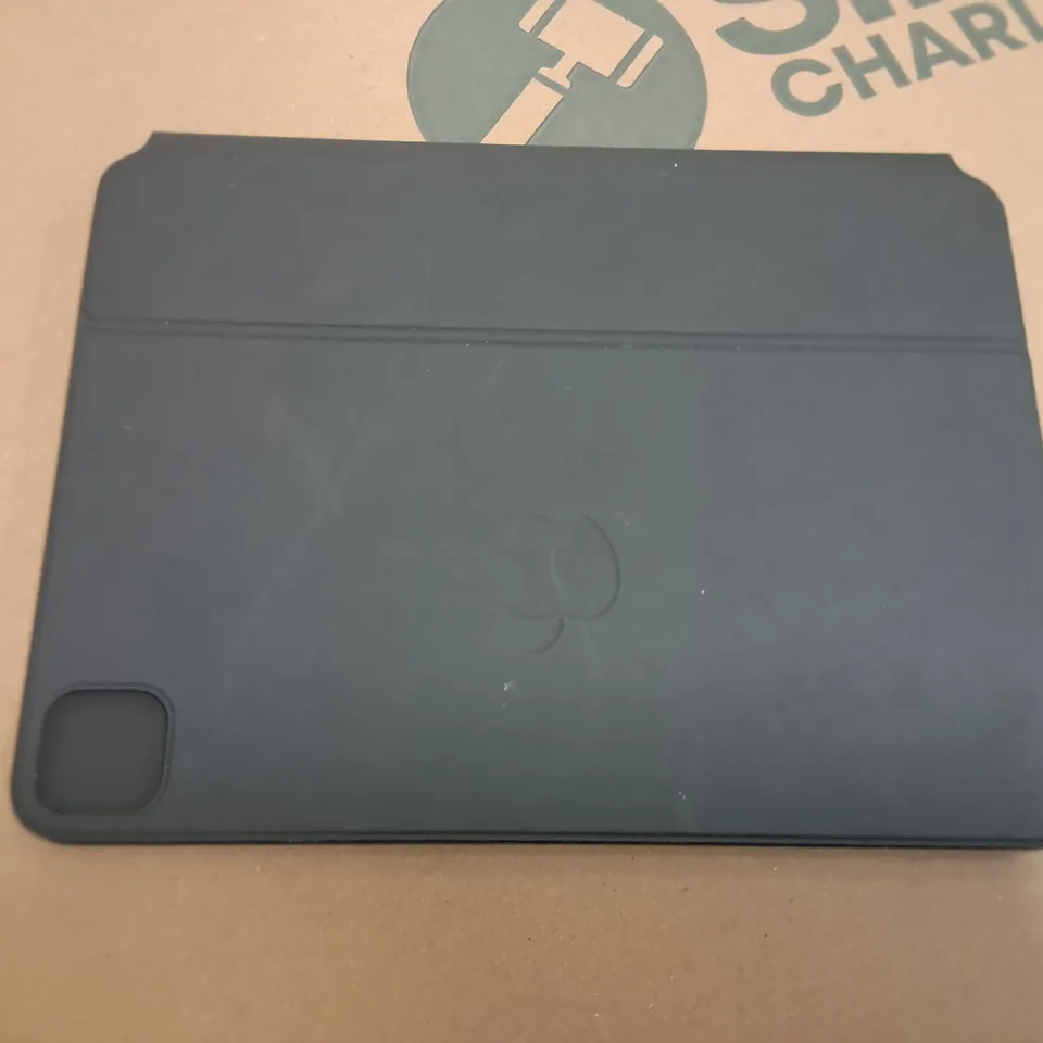 APPLE IPAD PRO FOLDING KEYBOARD CASE IN GREY