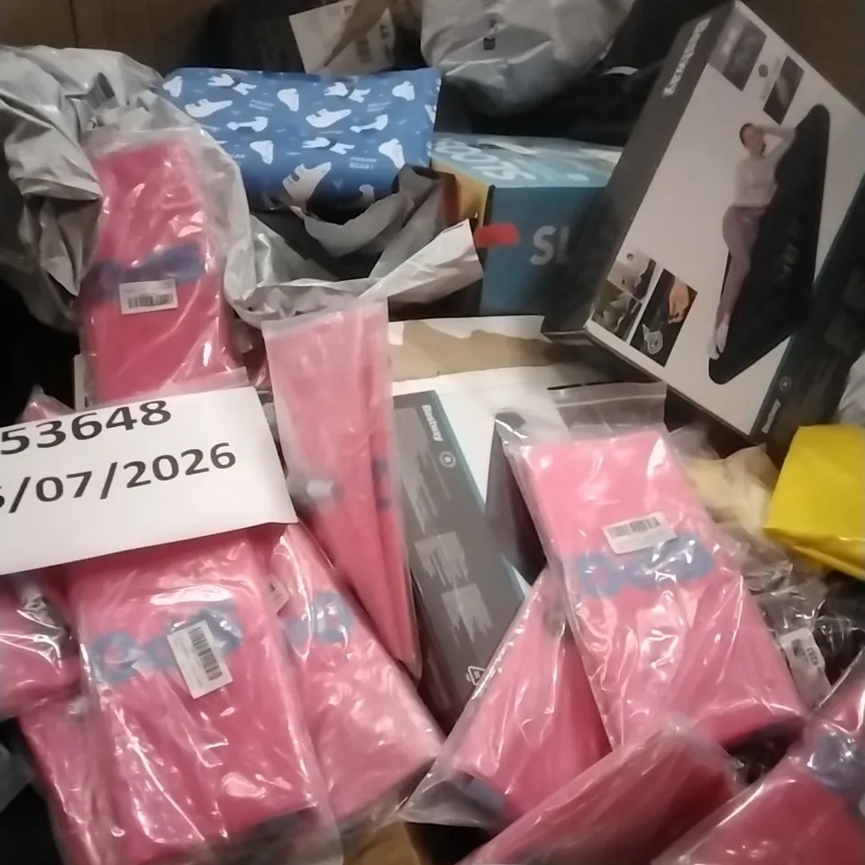 A PALLET CONTAINING A LARGE QUANTITY OF HOSES, AIRBEDS, SWIMMING PRODUCTS ETC