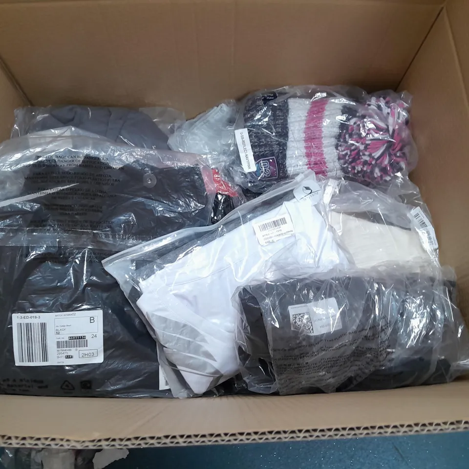LARGE QUANTITY OF ASSORTED BAGGED CLOTHING ITEMS 