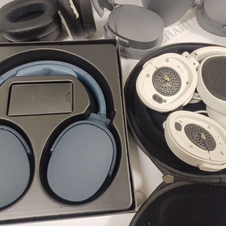 LOT OF 6 ASSORTED PAIRS OF DAMAGED SKULL CANDY HEADPHONES