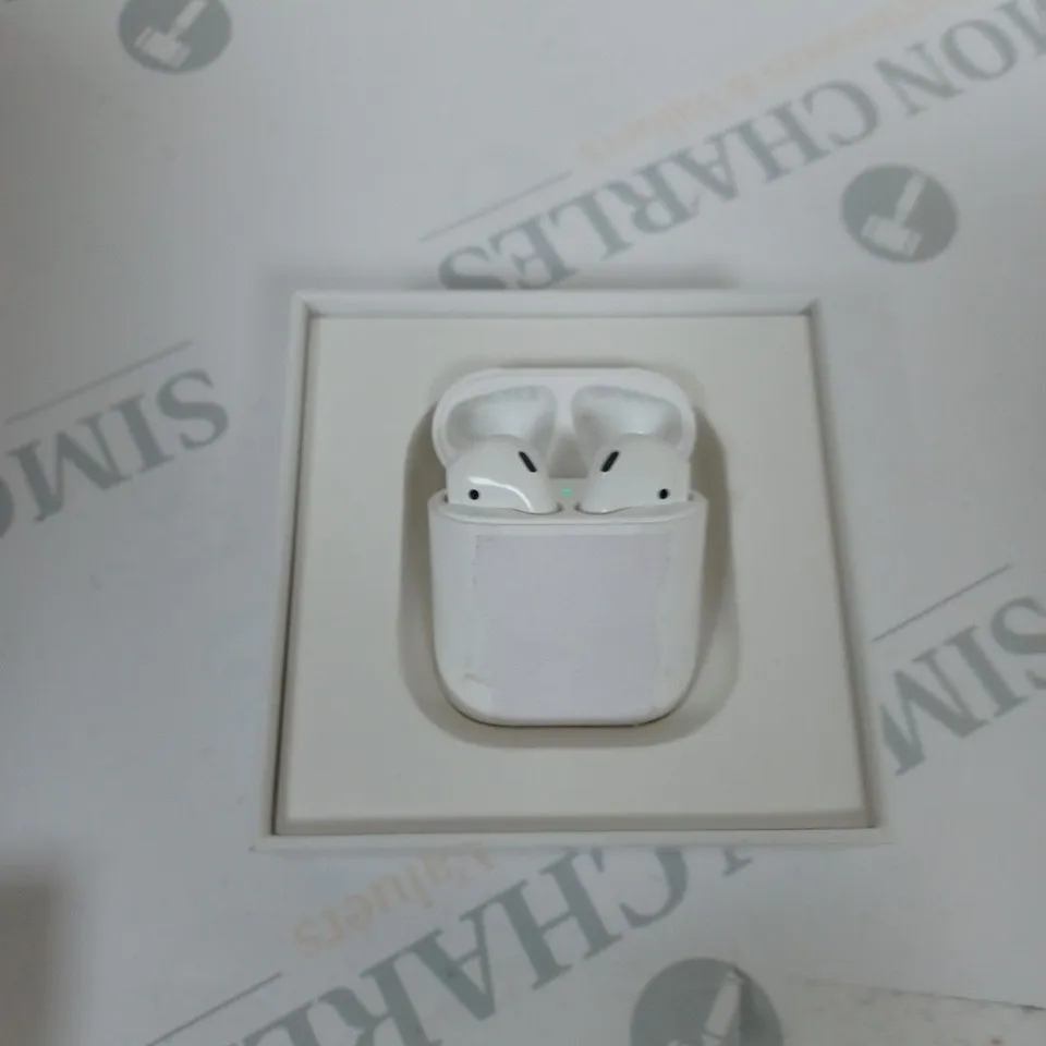 APPLE AIRPODS 1ST GENERATION