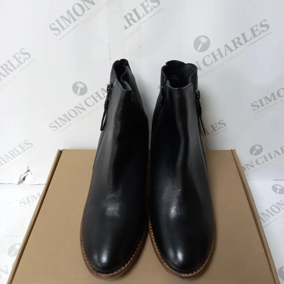 BOXED PAIR OF DUNE PAICE ANKLE BOOTS IN BLACK UK SIZE 7