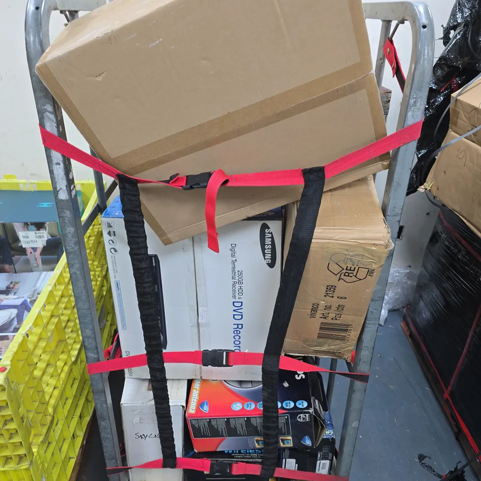 LARGE QUANTITY OF ELECTRICAL ITEMS TO INCLUDE DVD PLAYERS, HI-FI SYSTEMS, HEADPHONES ETC - COLLECTION ONLY 