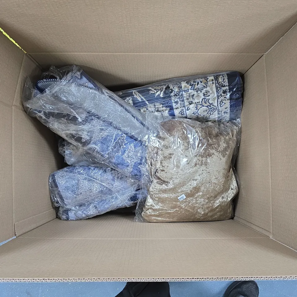 LARGE QUANTITY OF ASSORTED ITEMS TO INCLUDE WICKER BASKET, WOOD CARVING DECORATION, CHRISTMAS SLIPPERS, ETC - COLLECTION ONLY