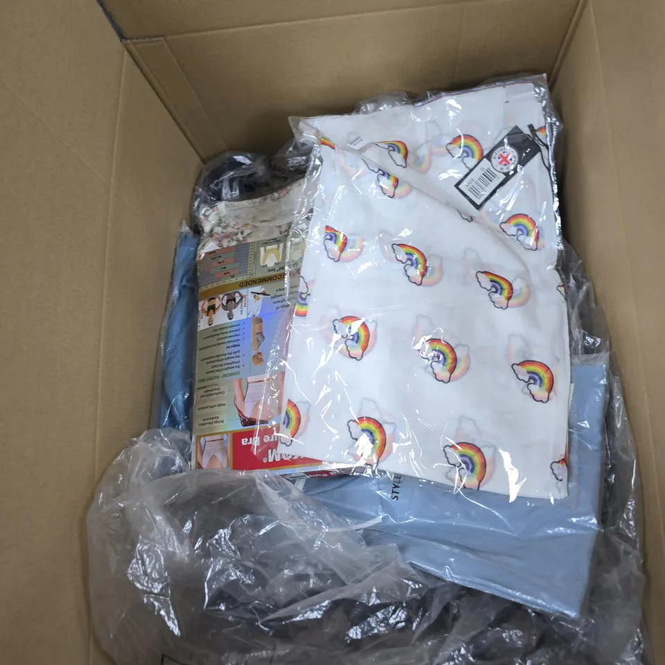 BOX OF APPROXIMATELY 15 ASSORTED CLOTHING ITEMS IN VARIOUS SIZES, COLOURS AND STYLES