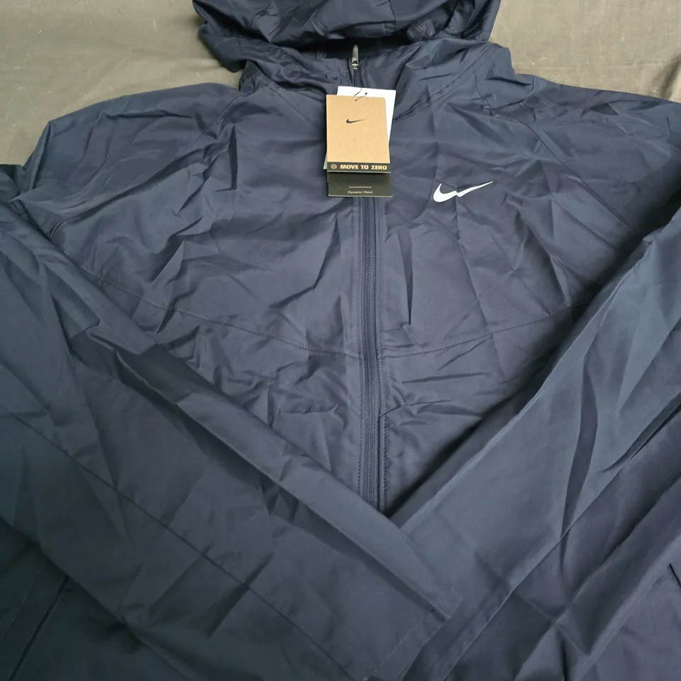 NIKE NAVY HOODED WINDBREAKER JACKET – SIZE S/M