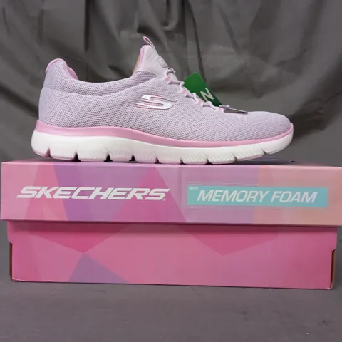 BOXED PAIR OF SKECHERS MEMORY FOAM TRAINERS IN PINK UK SIZE 4