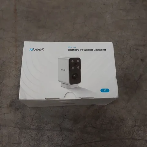 BOXED IOGEEK WIRE-FREE BATTERY POWERED CAMERA