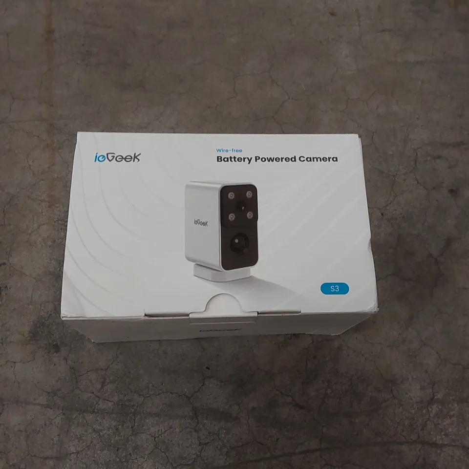 BOXED IOGEEK WIRE-FREE BATTERY POWERED CAMERA