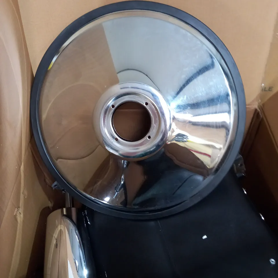 NING HONG BEAUTY AND HAIRDRESSING EQUIPMENT BARBERS CHAIR 