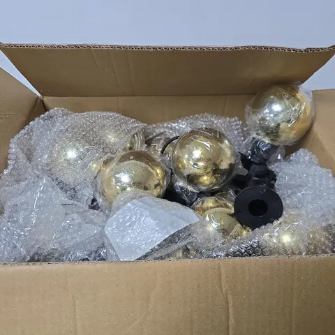 CAGE OF APPROXIMATELY 8 ASSORTED ITEMS TO INCLUDE SOLAR LIGHTS ETC