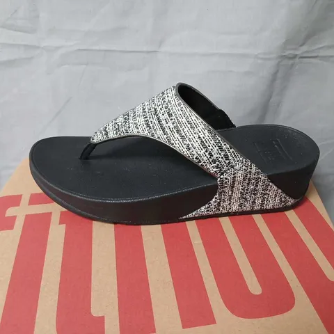 FITFLOP LULU SHIMMERWEAVE TOE-POST SANDALS – BLACK MIX, WOMEN'S UK05 (US07, EU38)