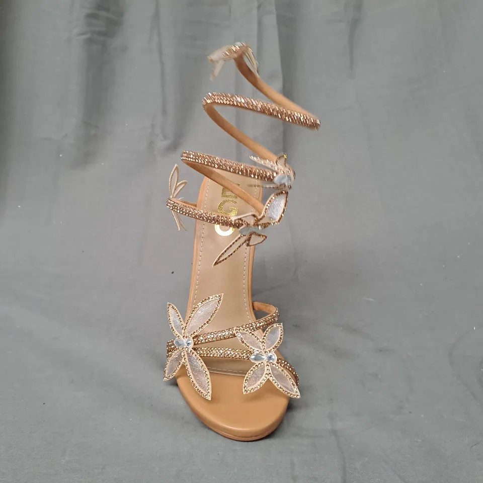 BOXED PAIR OF EGO OPEN TOE HIGH HEEL SANDALS IN NUDE W. JEWEL EFFECT UK SIZE 4