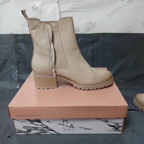 MODA IN PELLE BROOKLEA CHELSEA BOOTS LEATHER CREAM SIZE EU 40