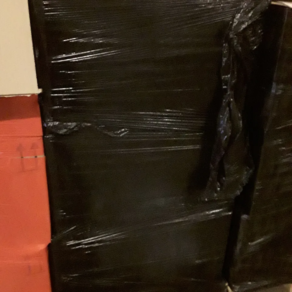 PALLET OF 6 BOXES CONTAINING ASSORTED PRODUCTS INCLUDING PORTABLE HEATER, CAKE STANDS, PHONE CASE, CUSHION COVER SET, ARTIFICIAL ROSES, LED FLOOD LIGHT