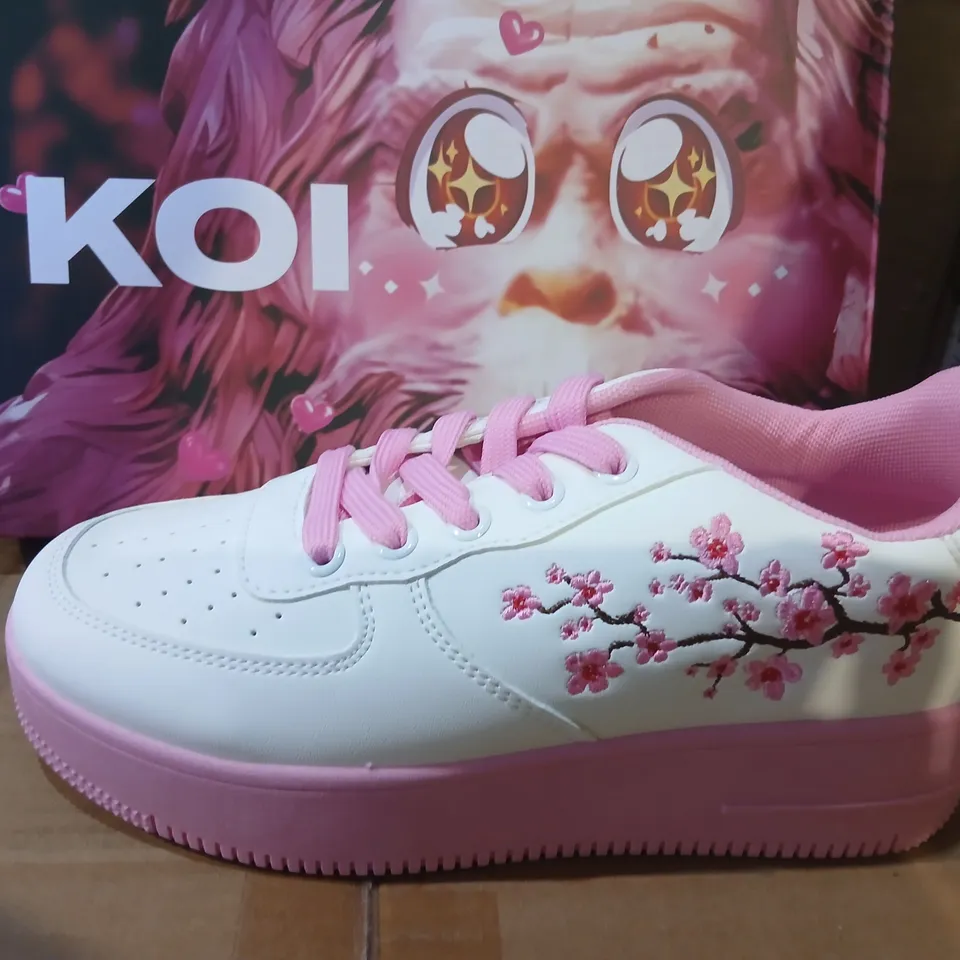 BOXED KOI MORNING SAKURA PLATFORM TRAINERS - UK 4