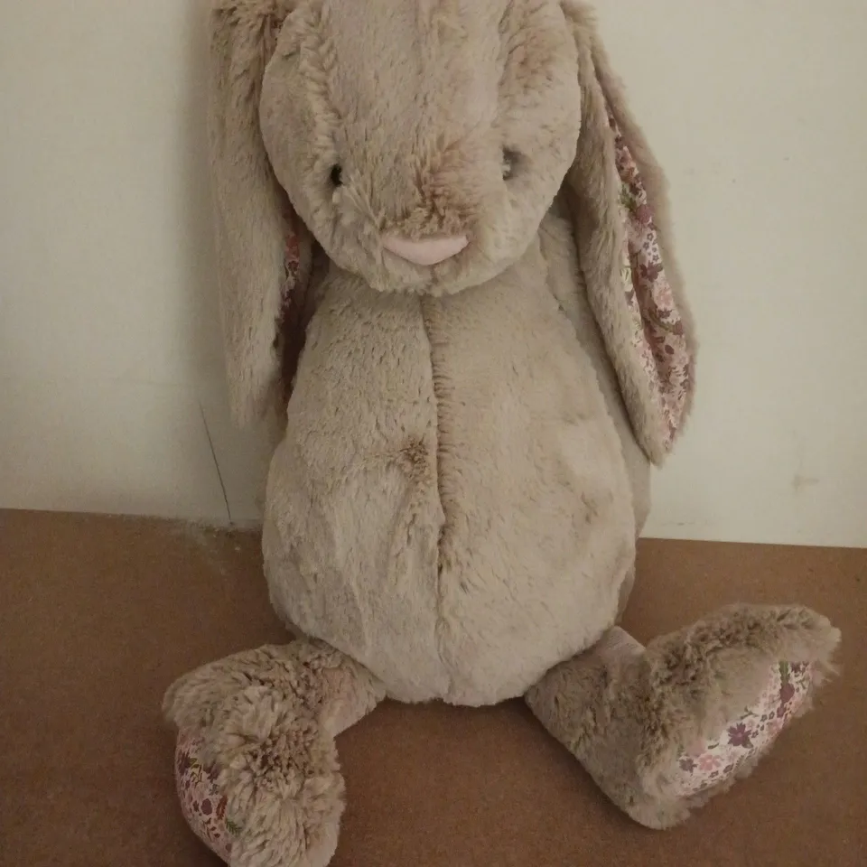 JELLYCAT BIG BLOSSOM BEIGE BUNNY 'PETAL'