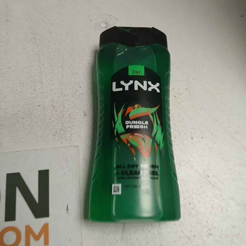 TOTE OF APPROXIMATELY 20 ASSORTED COSMETICS TO INCLUDE: LYNX JUNGLE FRESH