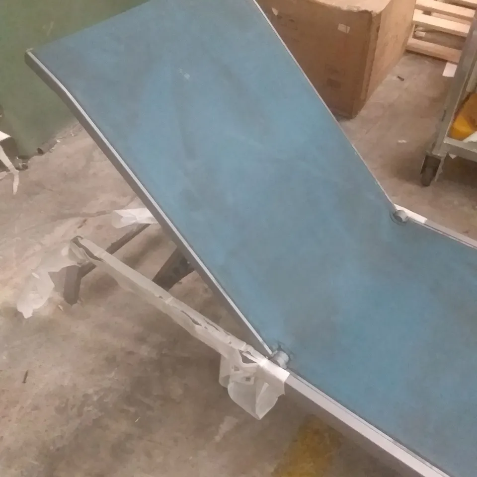 BLUE GARDEN SUN LOUNGER