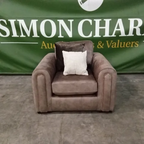 AMARA SNUGGLE CHAIR