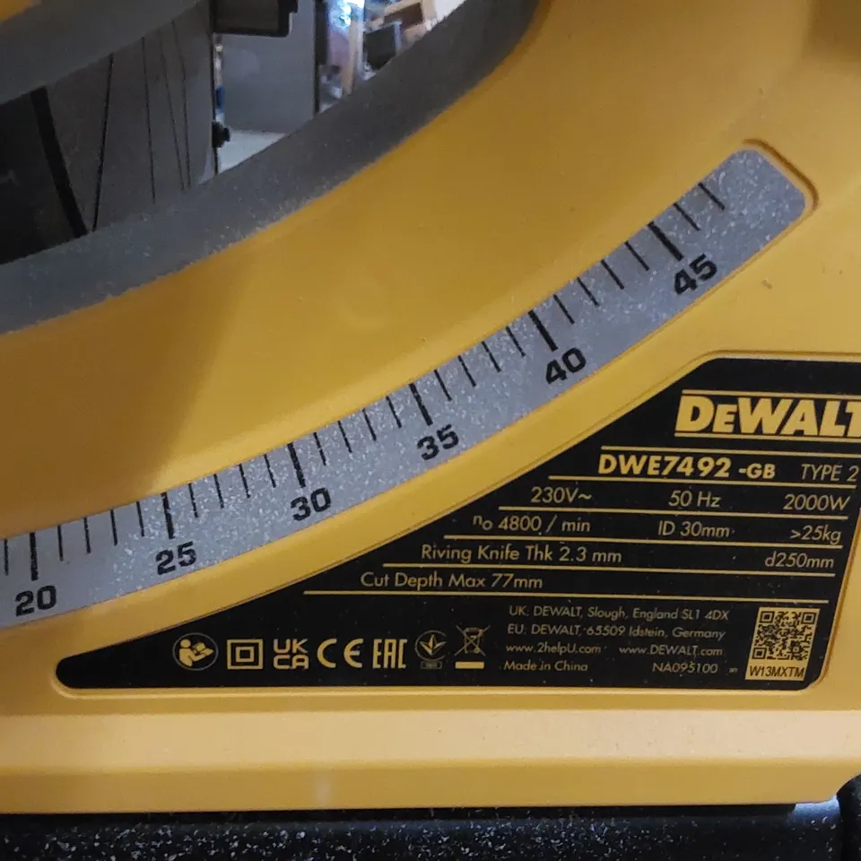 DEWALT DWE7492 250MM PORTABLE TABLE SAW 2000W 240V WITH DEWALT DE7400 HEAVY DUTY STAND