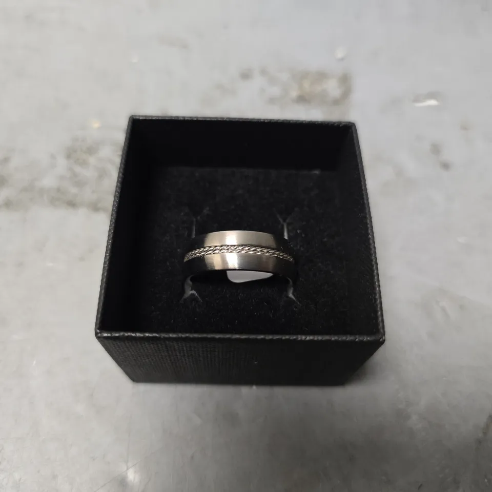 THE LOVE COLLECTION 8MM SILVER INLAY TITANIUM RING SIZE UNSPECIFIED 