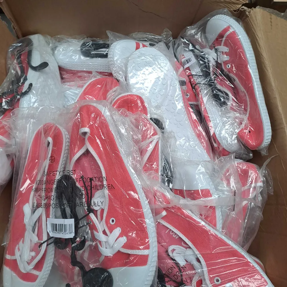 BOX OF APPROX 20 PAIRS OF LOW LACE UP SHOES IN CORAL - SIZE 7