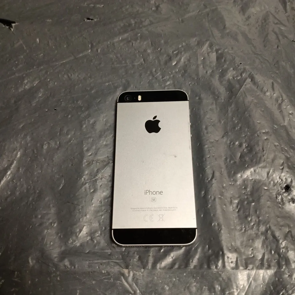 Apple iPhone SE (2016) 4-inch Smartphone – Silver & Black 