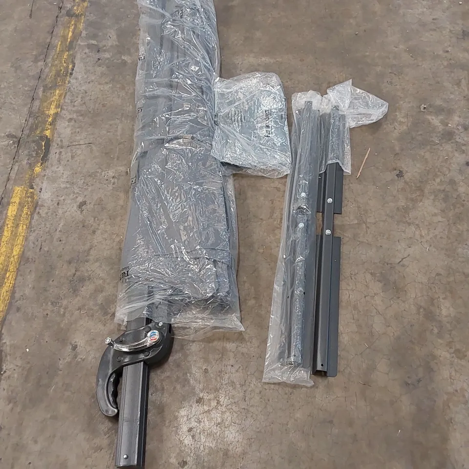 BOXED GREY ROTATING CANTILEVER PAROSOL
