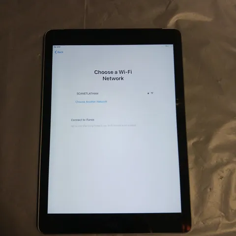 APPLE IPAD AIR 1ST GEN TABLET IN SILVER
