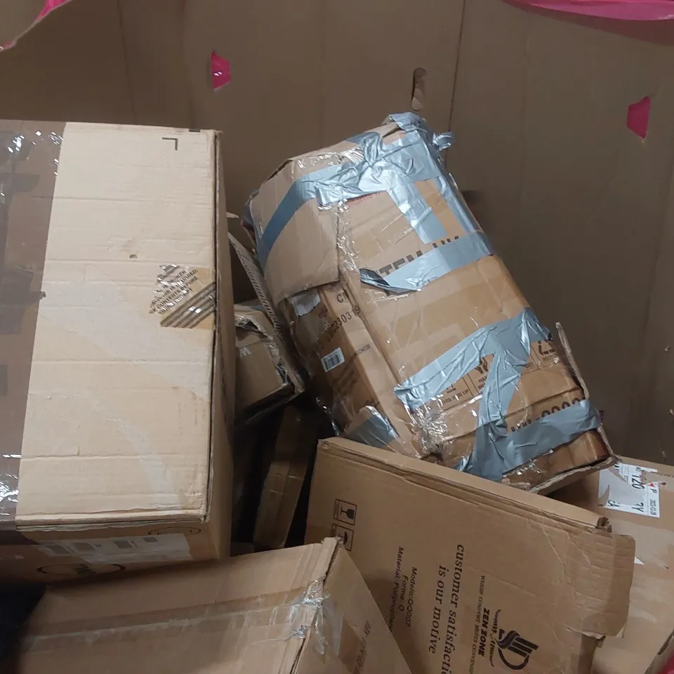 PALLET OF ASSORTED ITEMS INCLUDING: TURNTABLE HI-FI SYSTEM WITH SPEAKERS, DRYWALL CUTTING TOOL, DIGITAL ANTENNA, TOILET SEAT, SEAT CUSHION ECT