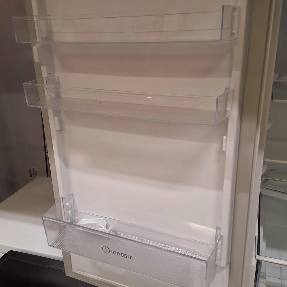 INDESIT KINS 1261B4 UK 50/50 INTEGRATED FRIDGE FREEZER