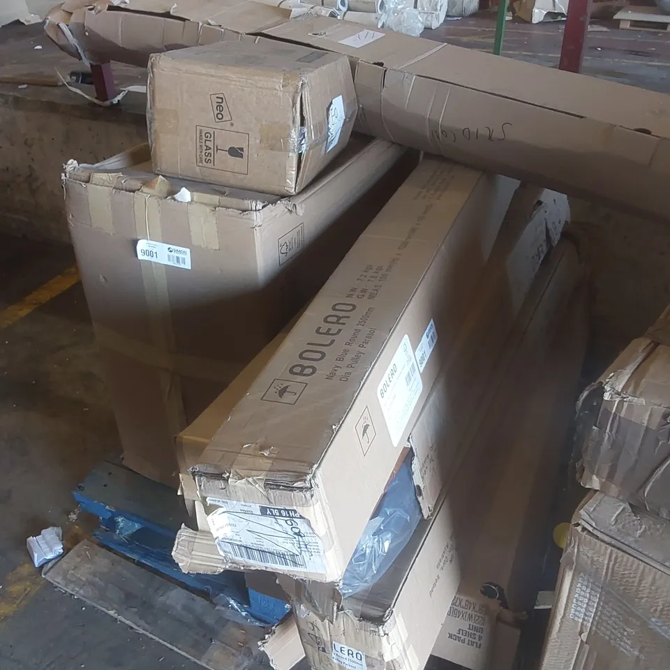 PALLET CONTAINING A LARGE QUANTITY OF ASSORTED FURNITURE PARTS ECT
