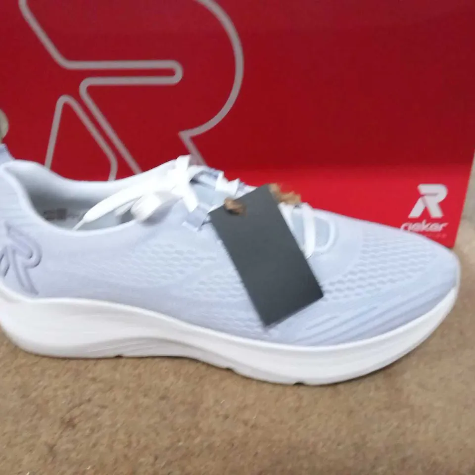 LOT OF 4 ASSORTED BOXED PAIRS OF SHOES TO INCLUDE RIEKER, SKETCHERS ETC
