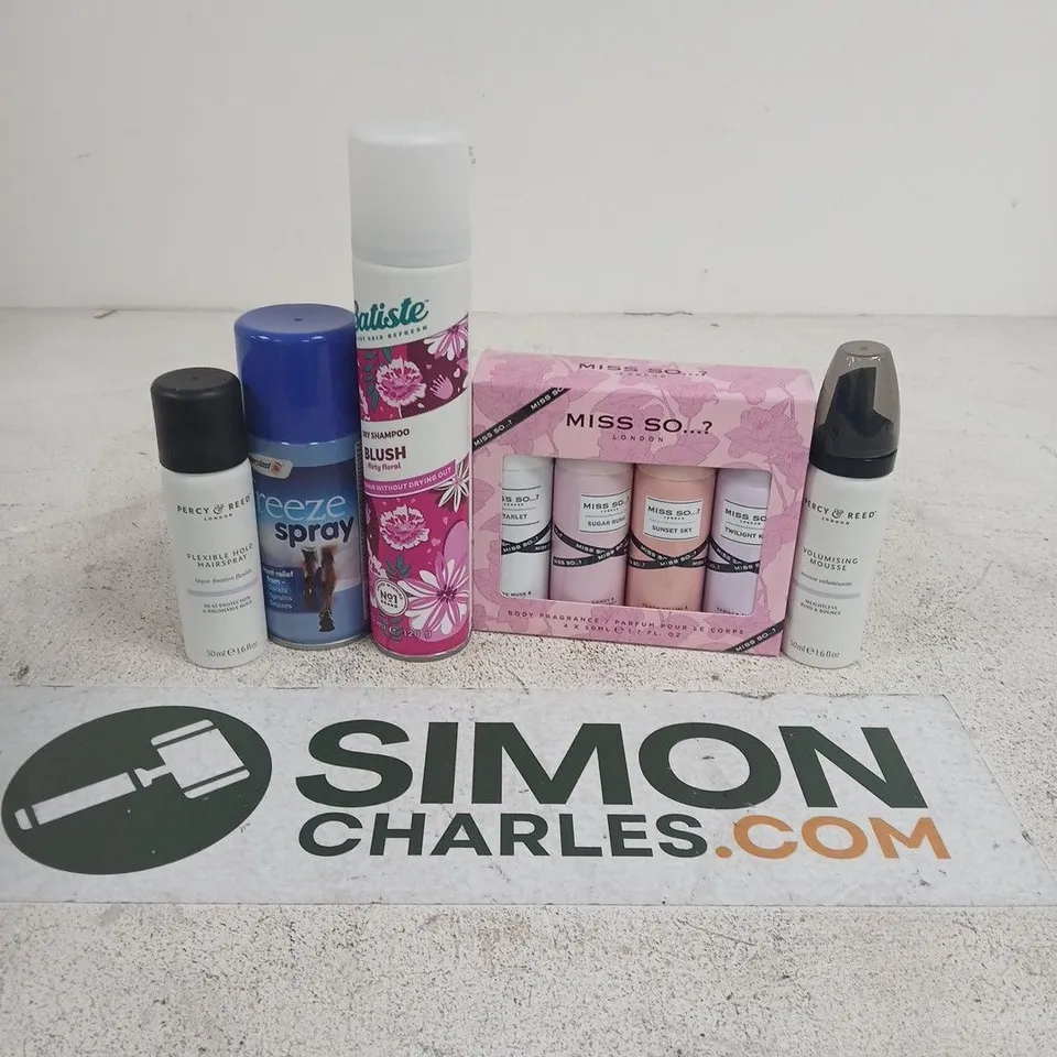 APPROXIMATELY 15 ASSORTED AEROSOLS TO INCLUDE FREEZE SPRAY, PERCY & REID HAIRSPRAY, MISS SO? BODY FRAGRANCE, ETC