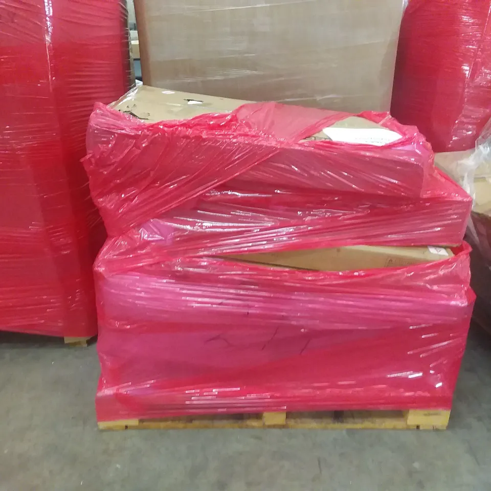 PALLET OF ASSORTED ITEMS INCLUDING HOMIDEC, COFFEE TABLE, PLANT THEATRE, STEAMER HARDWOOD CHAIR, METRO COFFEE TABLE