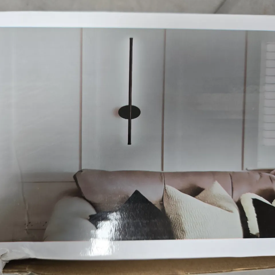 BOXED LAVISH LIGHTS WALL LIGHT IN BLACK