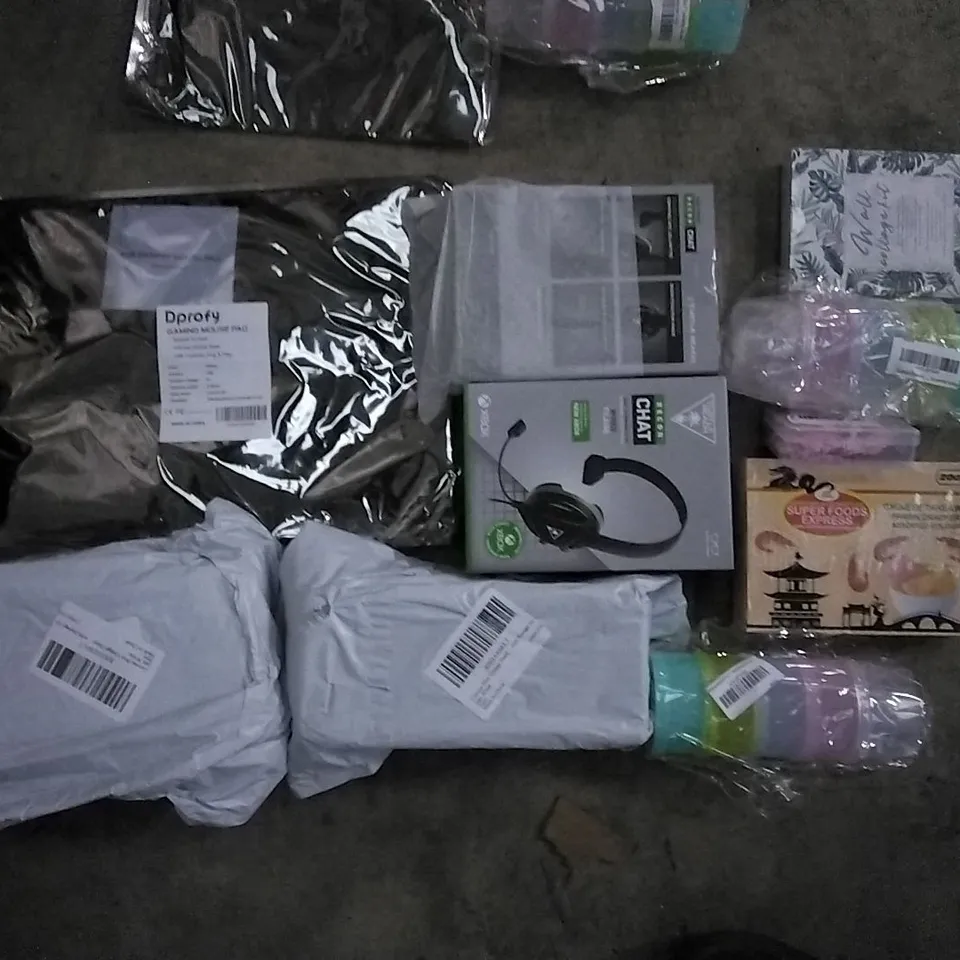 PALLET OF ASSORTED ITEMS INCLUDING TURTLE BEACH CHAT COMMUNICATOR, CHINESE TAKEAWAY PRAWN CRACKERS, DPROFY GAMING MOUSE PAD, GINGER CATS 2022 CALENDER, 5PCS PLASTIC CUPS, PARTY SET