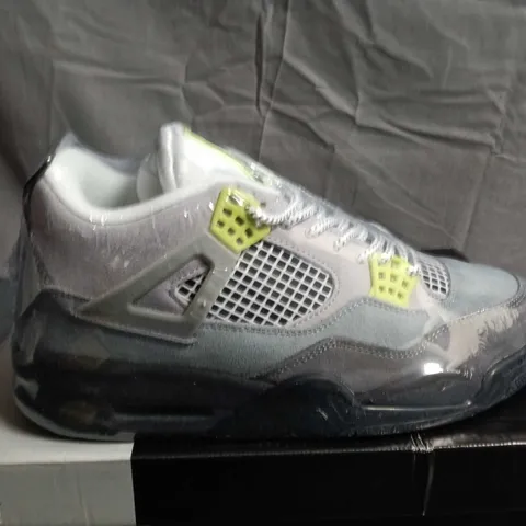 BOXED PAIR OF AIR JORDAN 4 RETRO SE SNEAKERS – GREY/NEON, UK 8.5 (US 9.5)