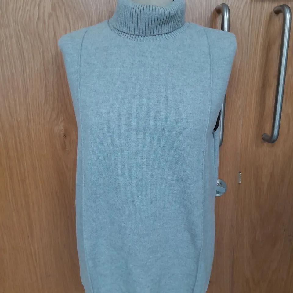 ZARA TURTLENECK SLEEVELESS VEST IN GREY SIZE L