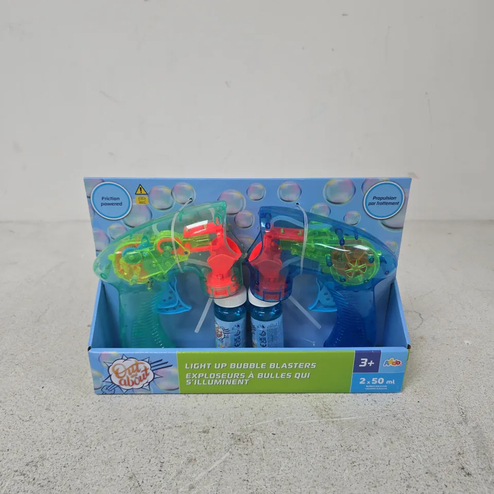 LIGHT UP BUBBLE BLASTERS – 2-PACK NEON BUBBLE TOY SET