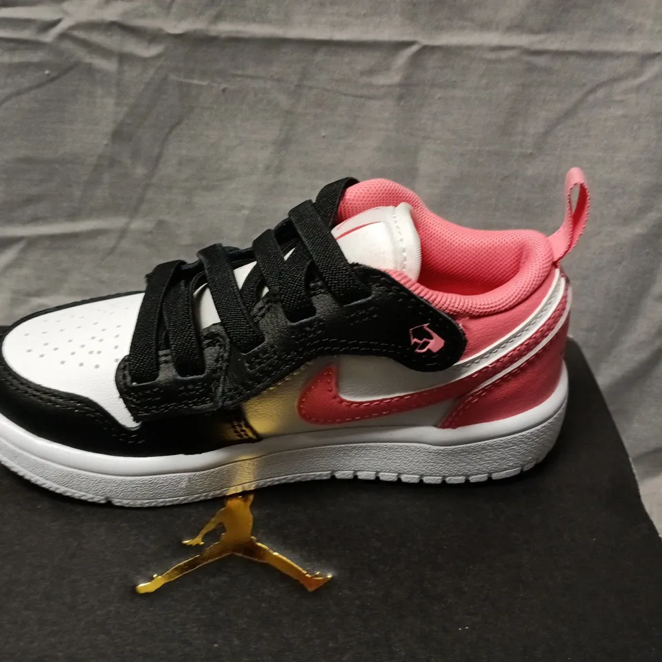 BOXED JORDAN 1 LOW ALT PS TODDLERS TRAINERS – BLACK/PINK/WHITE