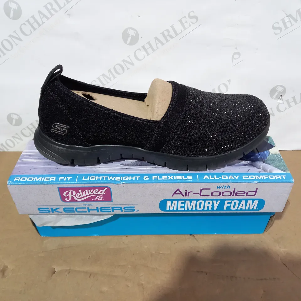 BOXED PAIR OF SKECHERS - SIZE 6